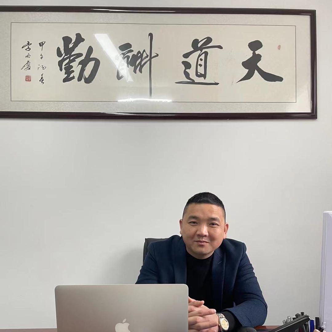 黄金林（开始卖本地蜜桔和滕王阁月饼）
