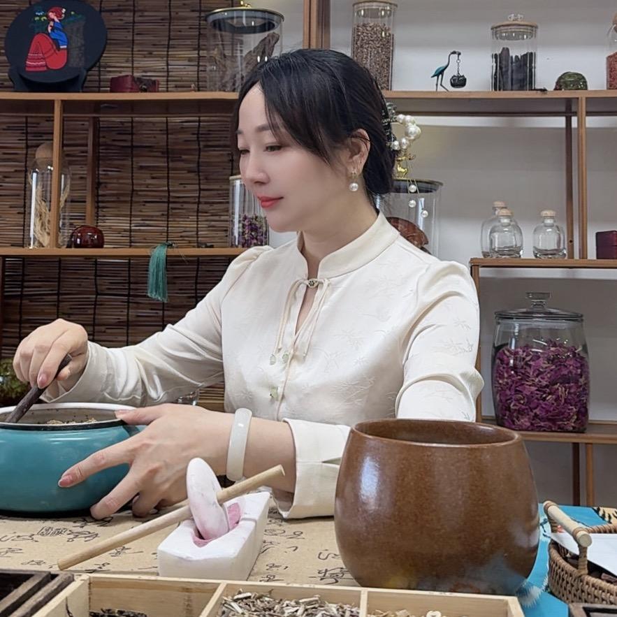 爱护肤的茉莉