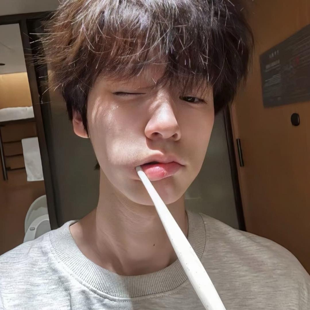 小t.