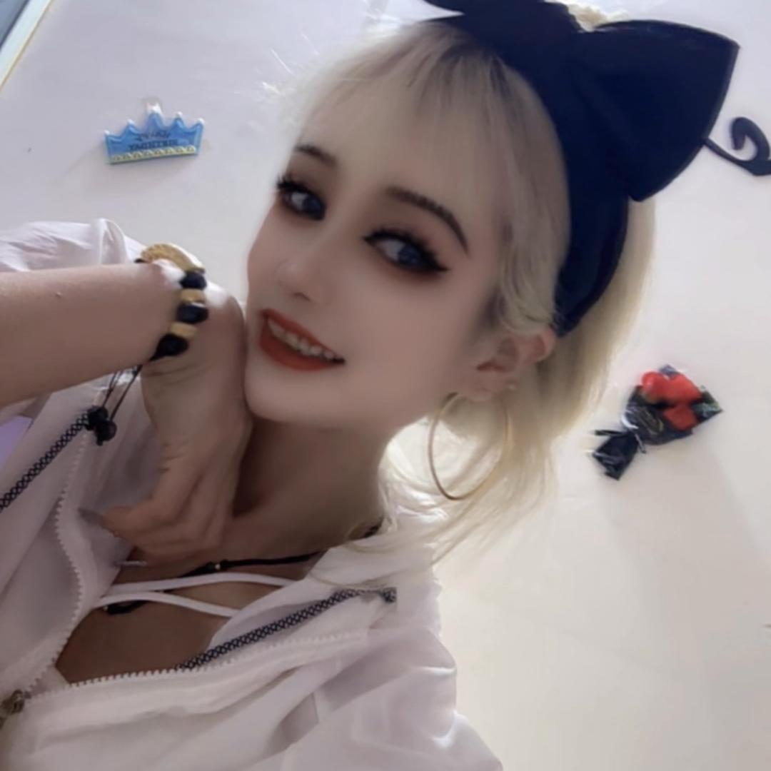大头姑娘。