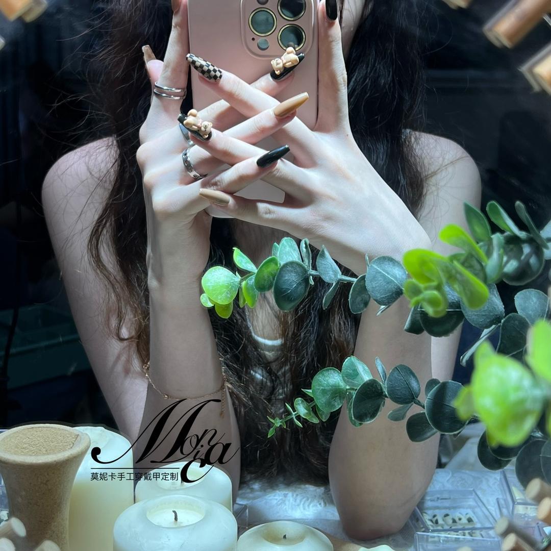 莫妮卡穿戴甲艺术馆