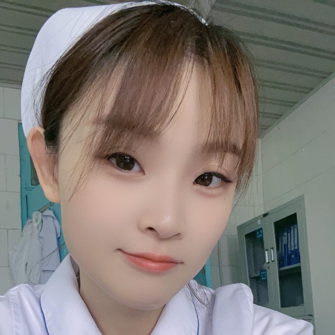 卖烤肠的小余同学🌞