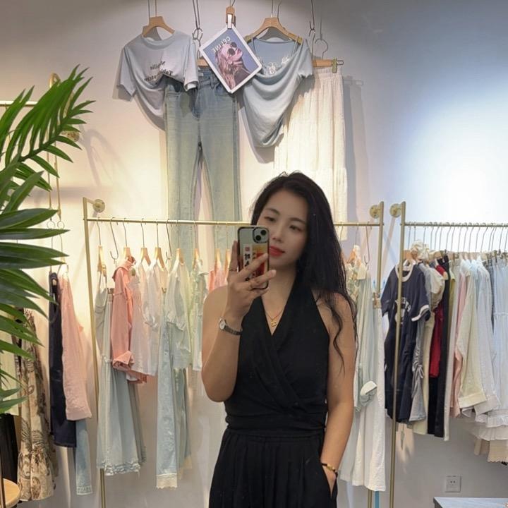 遂川县步行街南巷女装店