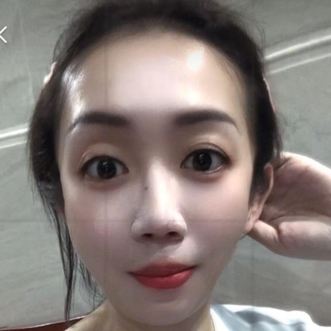 🫠房产经纪人曼曼
