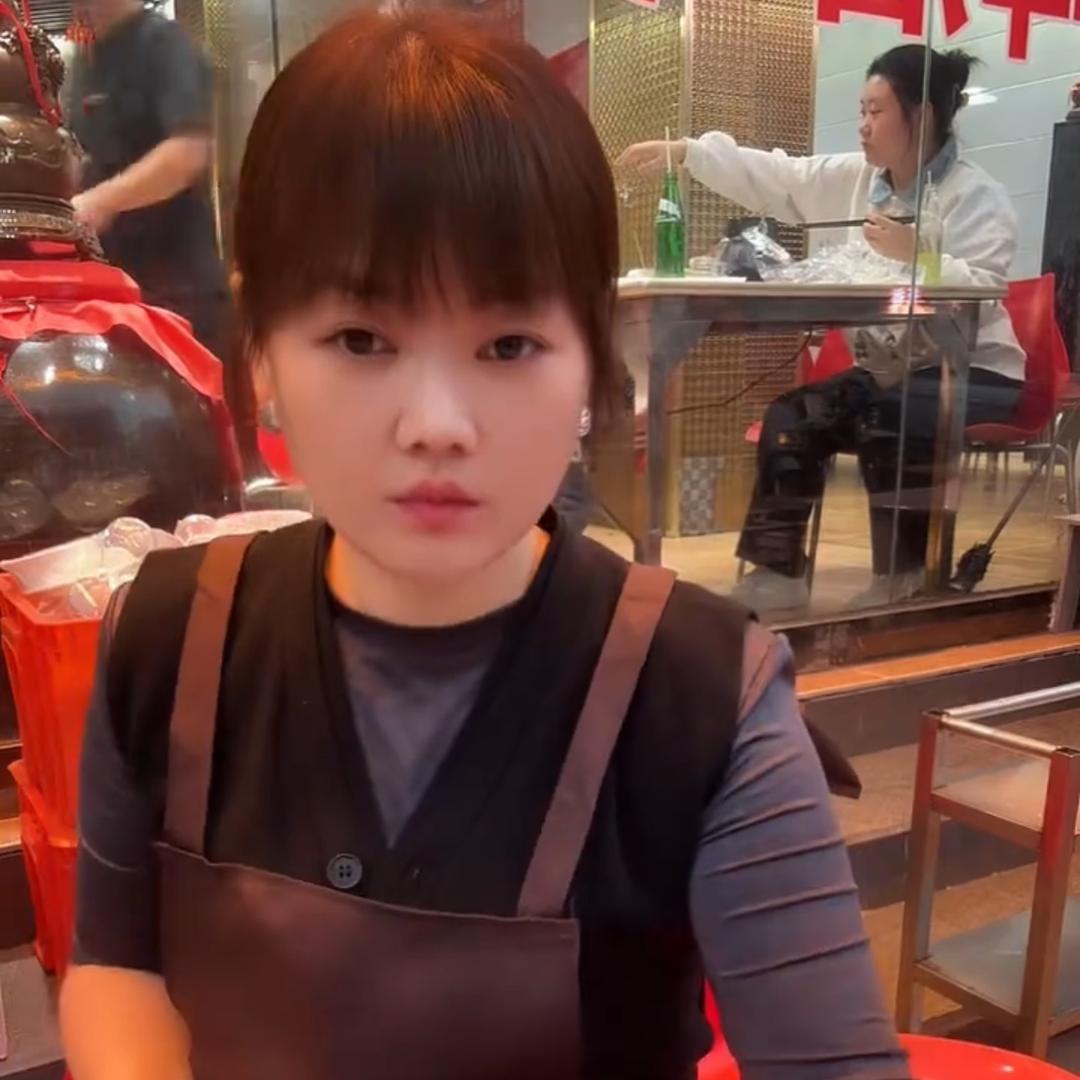 洛阳红辣椒火锅烧烤邵