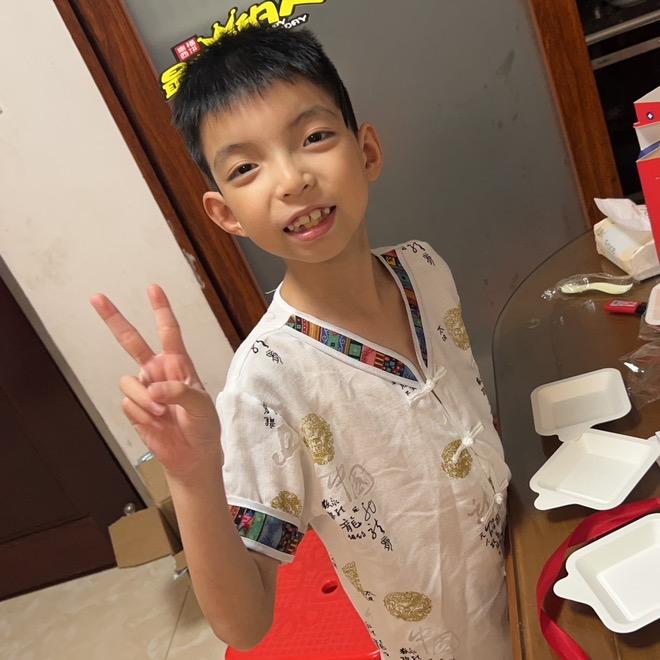 奥特曼跳芭蕾舞