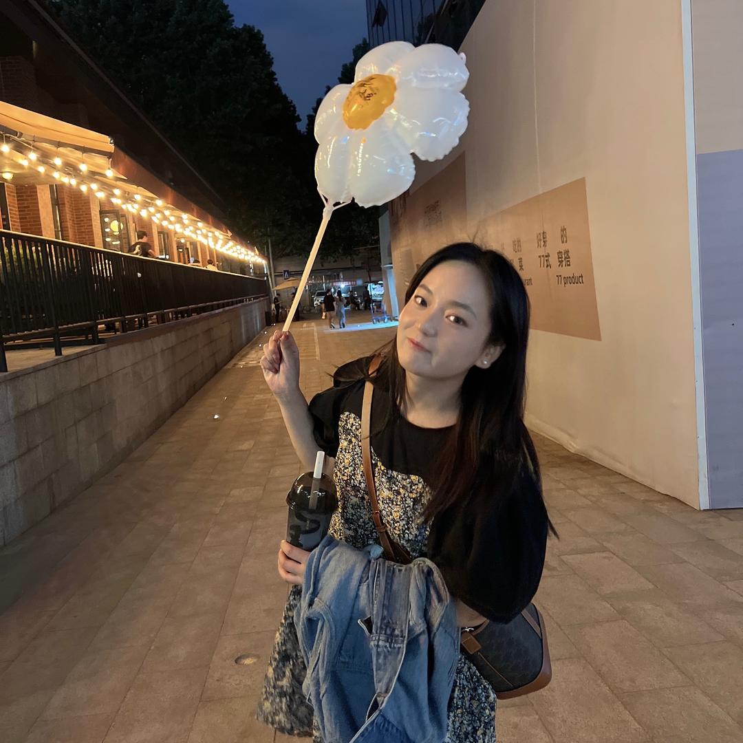瑞娜Reinaaa（户外版）
