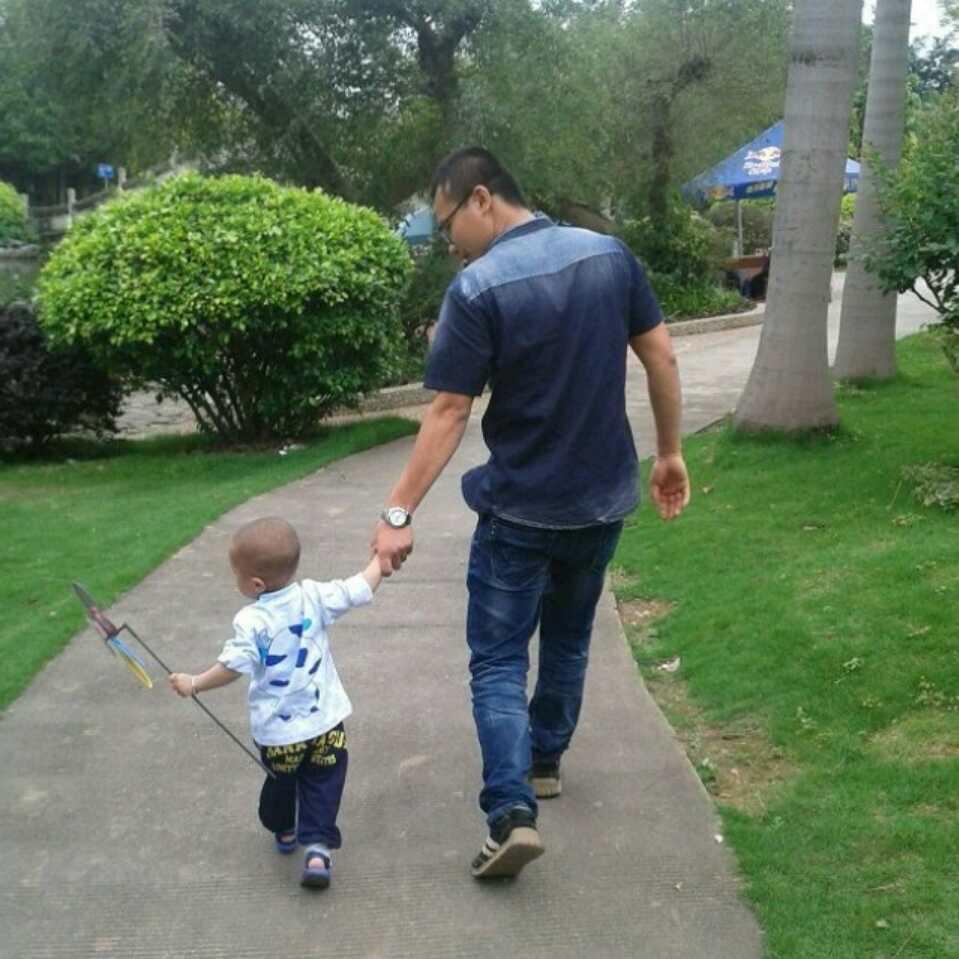 戏水凌人