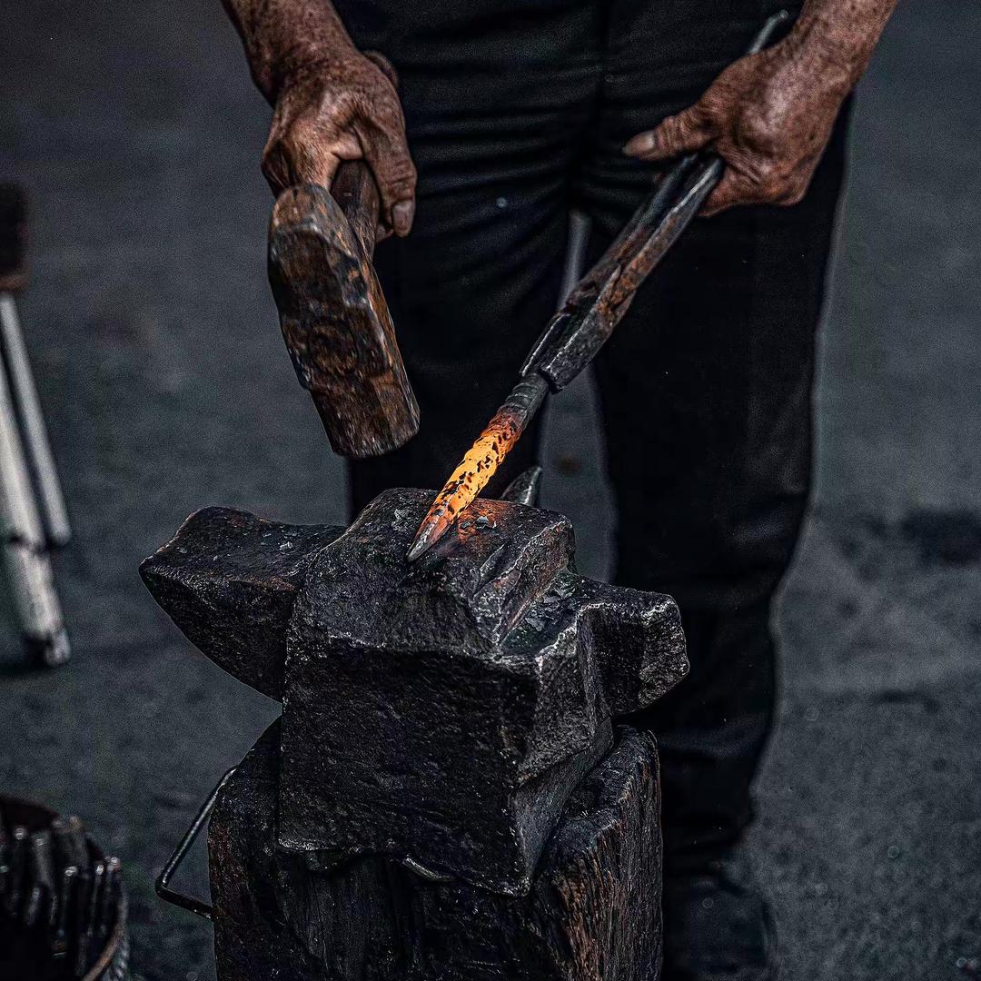 无极户外女汉子