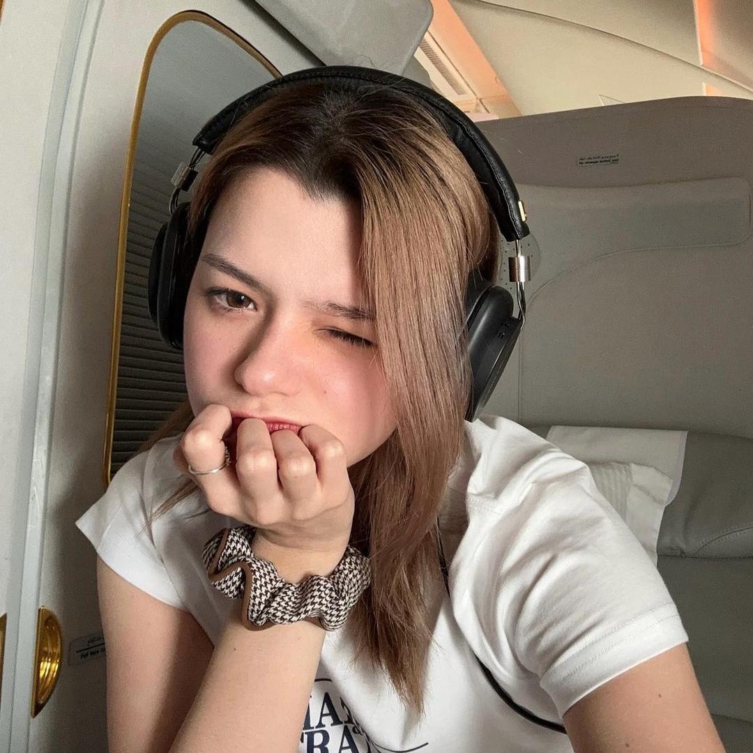 🌈小金毛👀🦮（直播被关小黑屋版