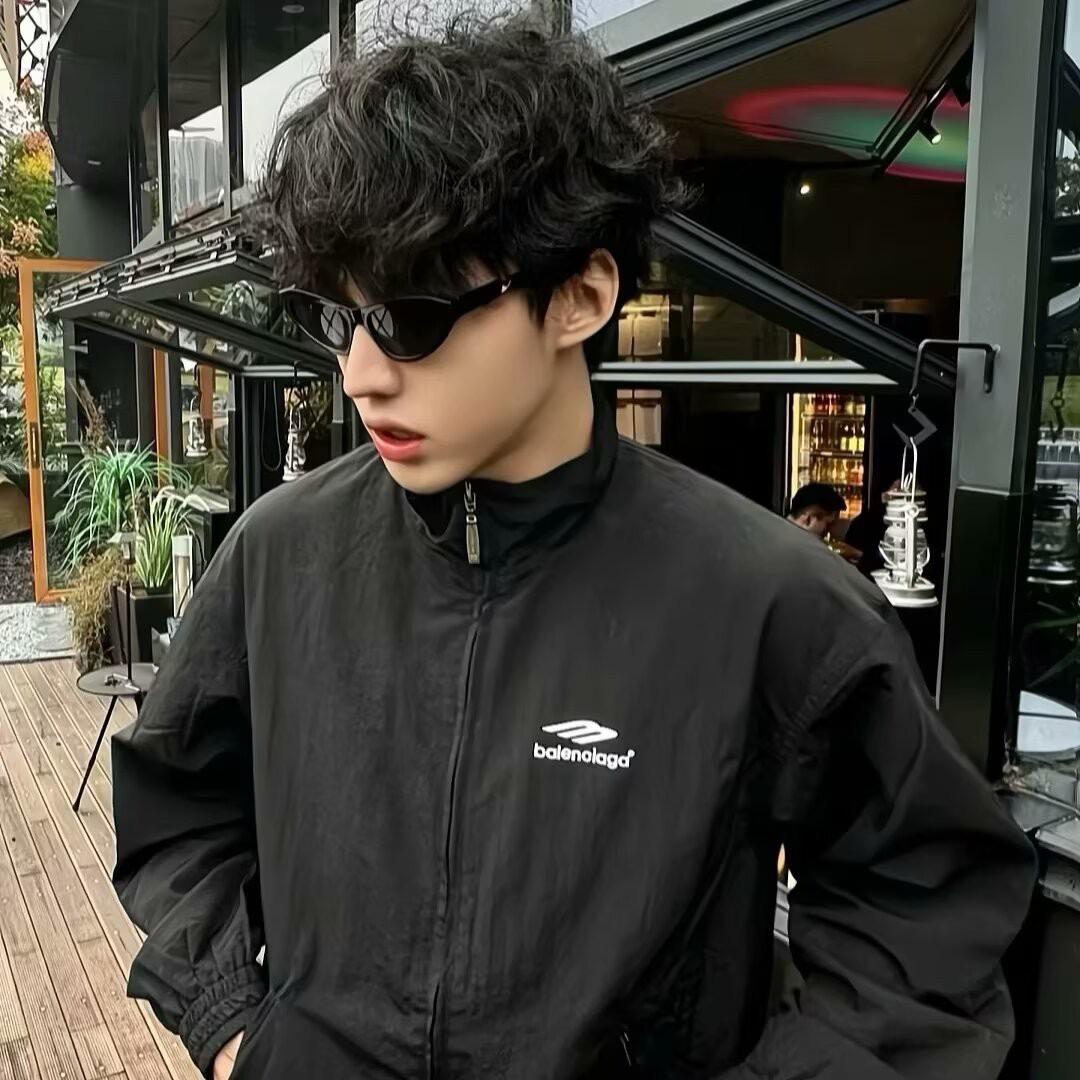 判决 .
