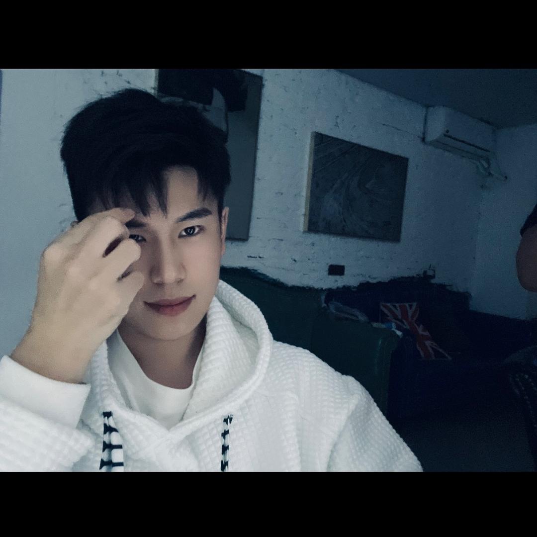 Ding丁.
