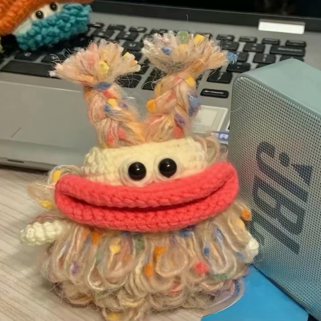 穿白丝的性感母蟑螂