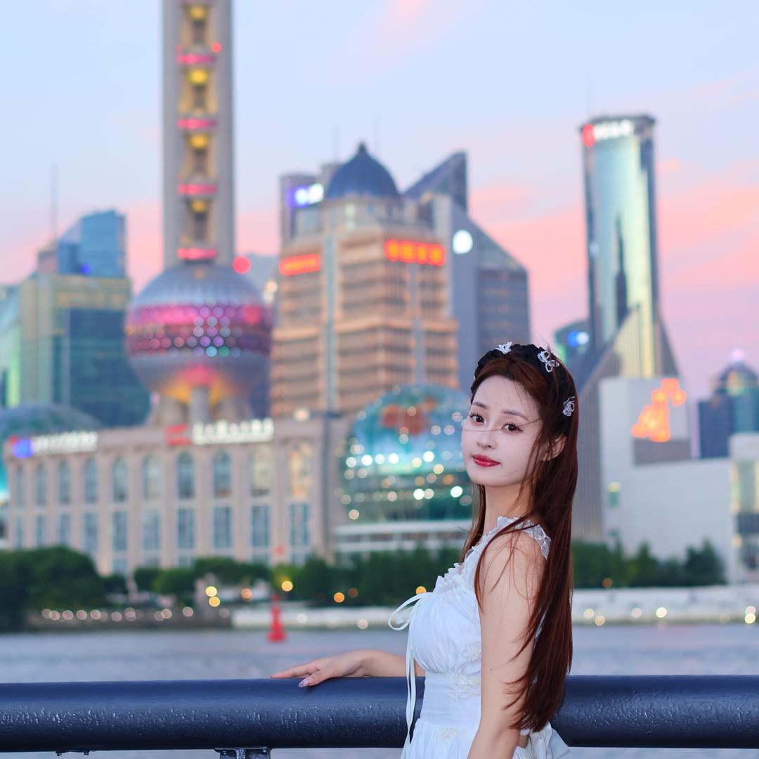 小爽.