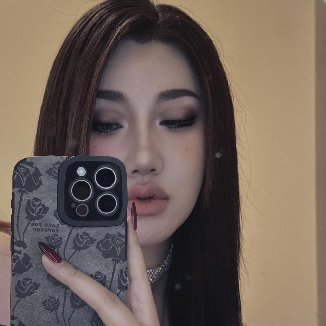 米拉是个化妆师