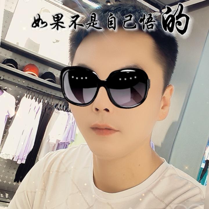 ⑨〇后开半挂的小②哥