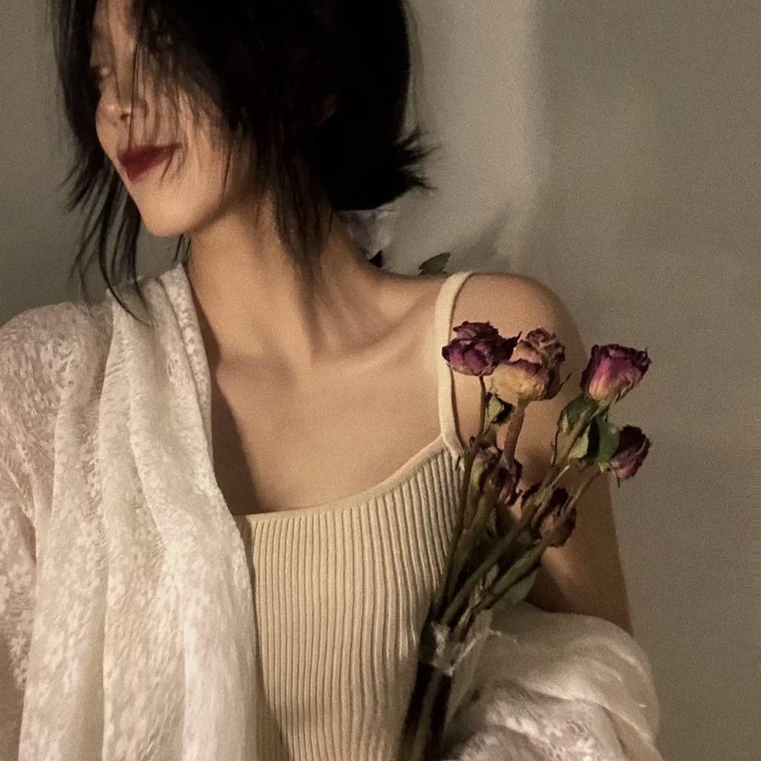 八月