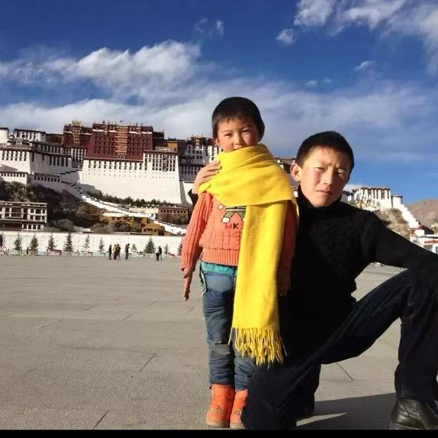 彭 毛 本 措.