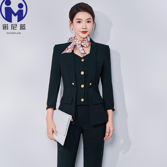 诺妮蓝娱乐制服