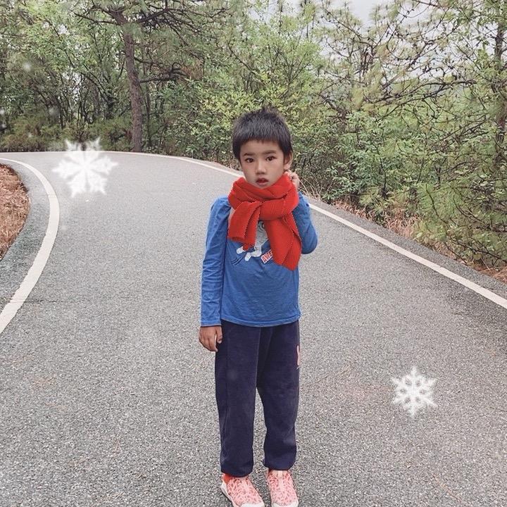 楚雄盲人老爸陪发育迟缓儿长大01