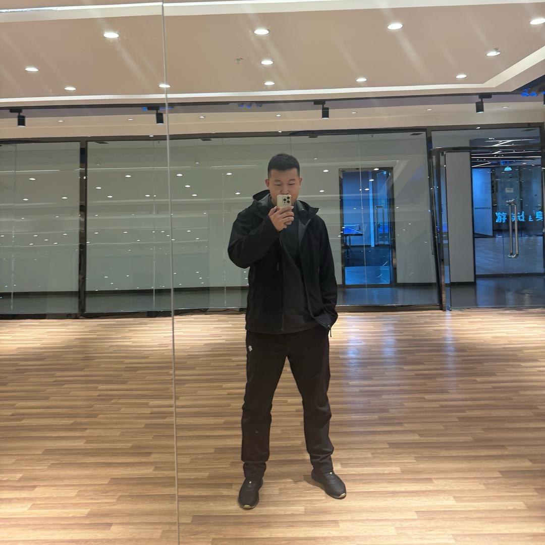 徐硕中体游泳健身