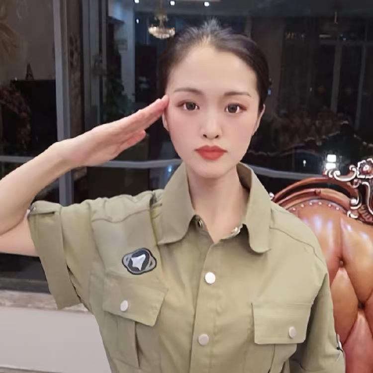 女兵🇨🇳（逢兵必赞）