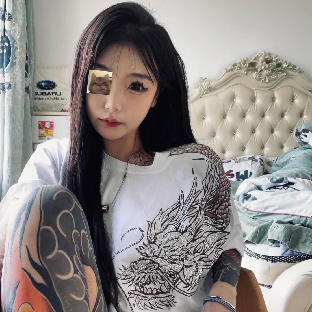 阿月月月
