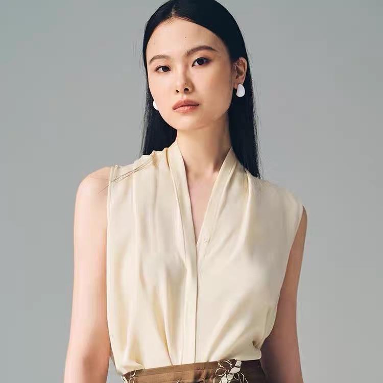 上海市宝山区菲提服饰店