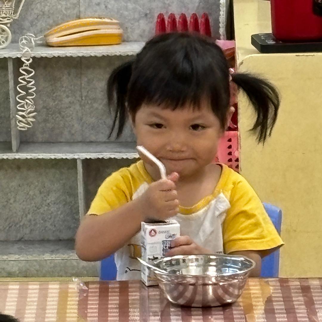 韦锦梅穿大红裤衩🩲