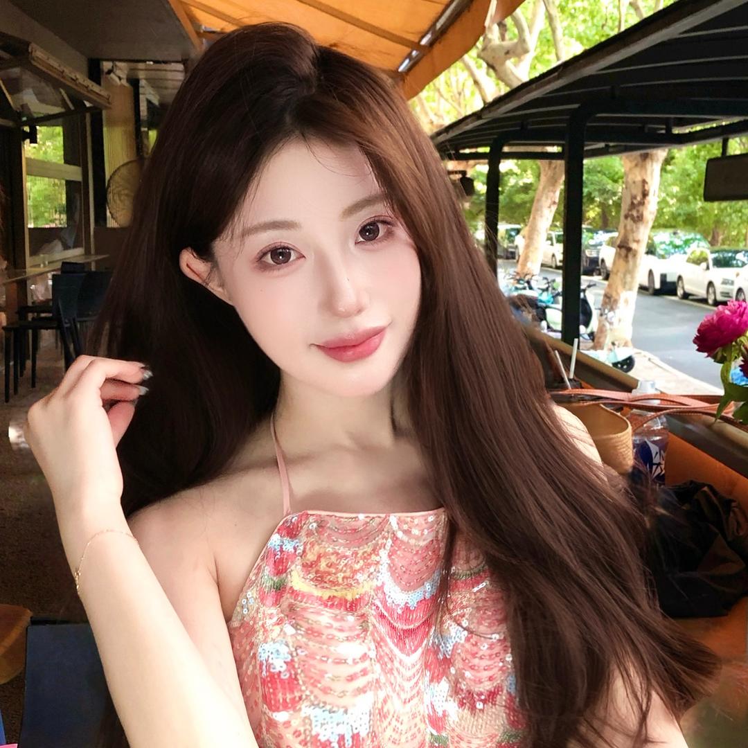 孙柒柒.