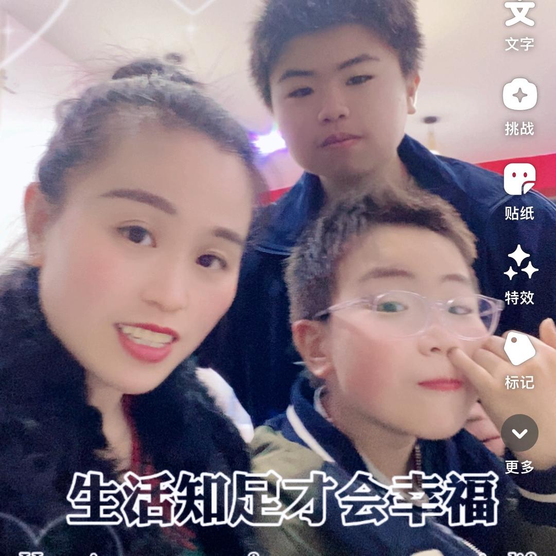 @哇噻（紫米饭团/寿司/山东杂粮煎饼）