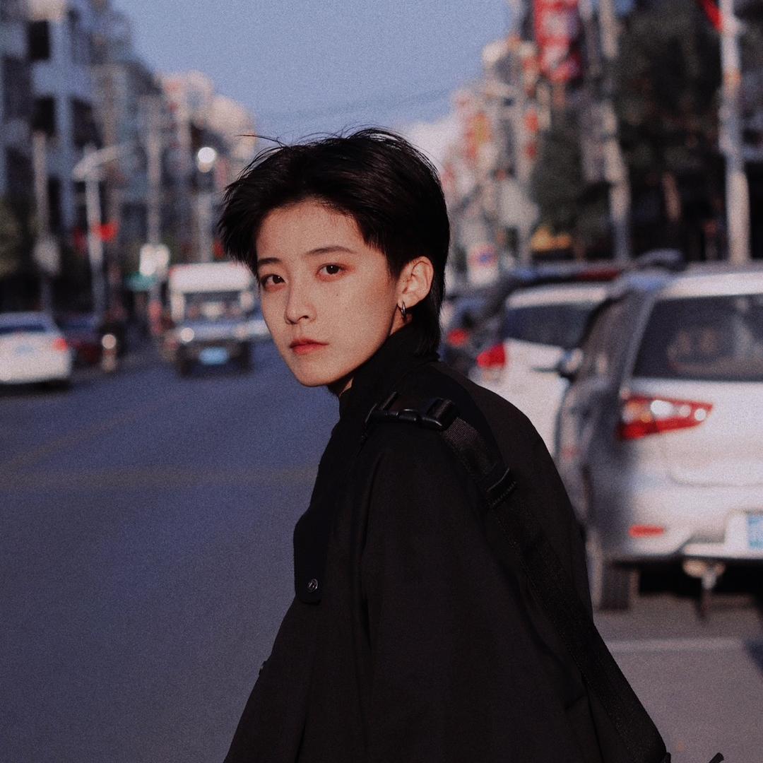 李嘉迎   、