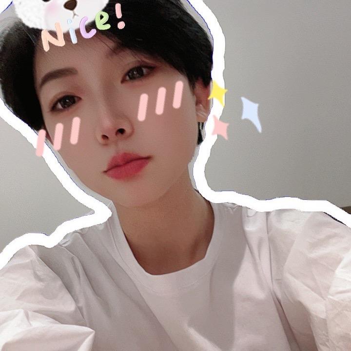 妃凡主理人-娜娜