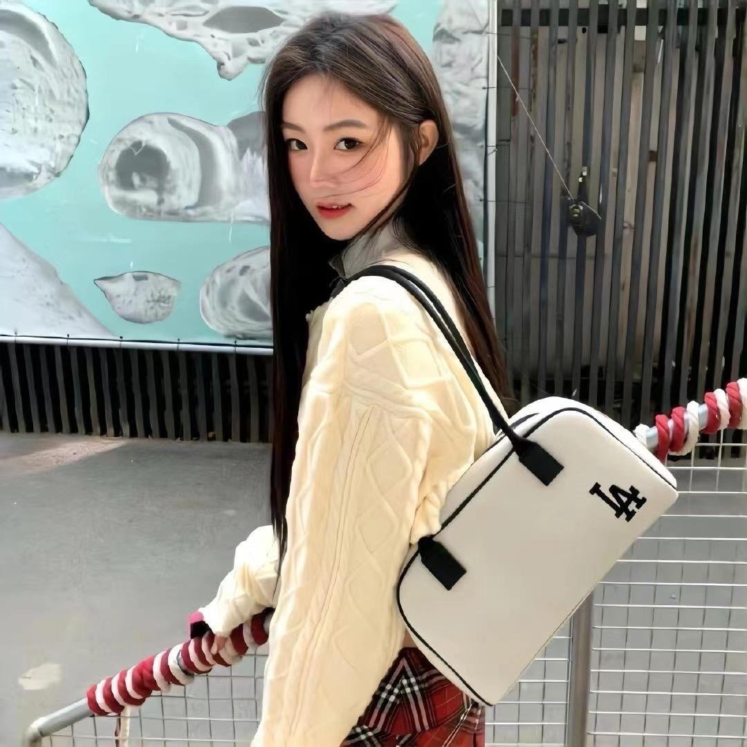 牙牙大王ovo