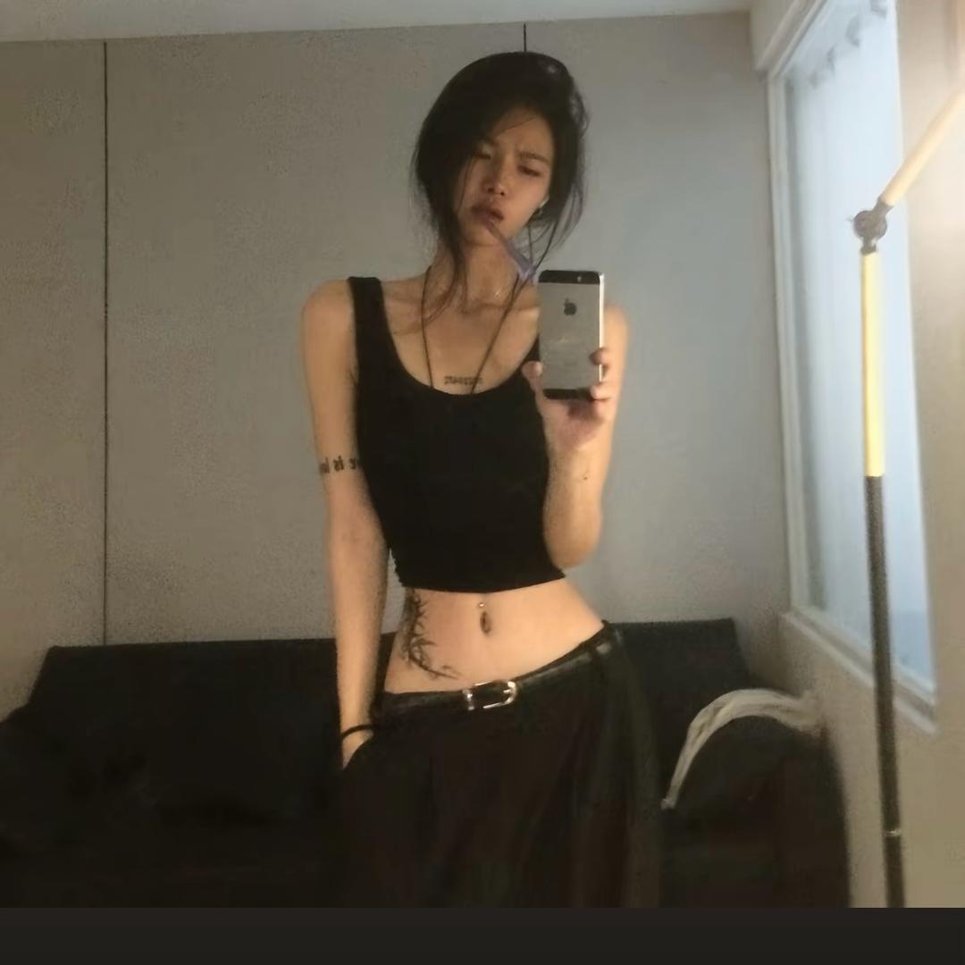 M·