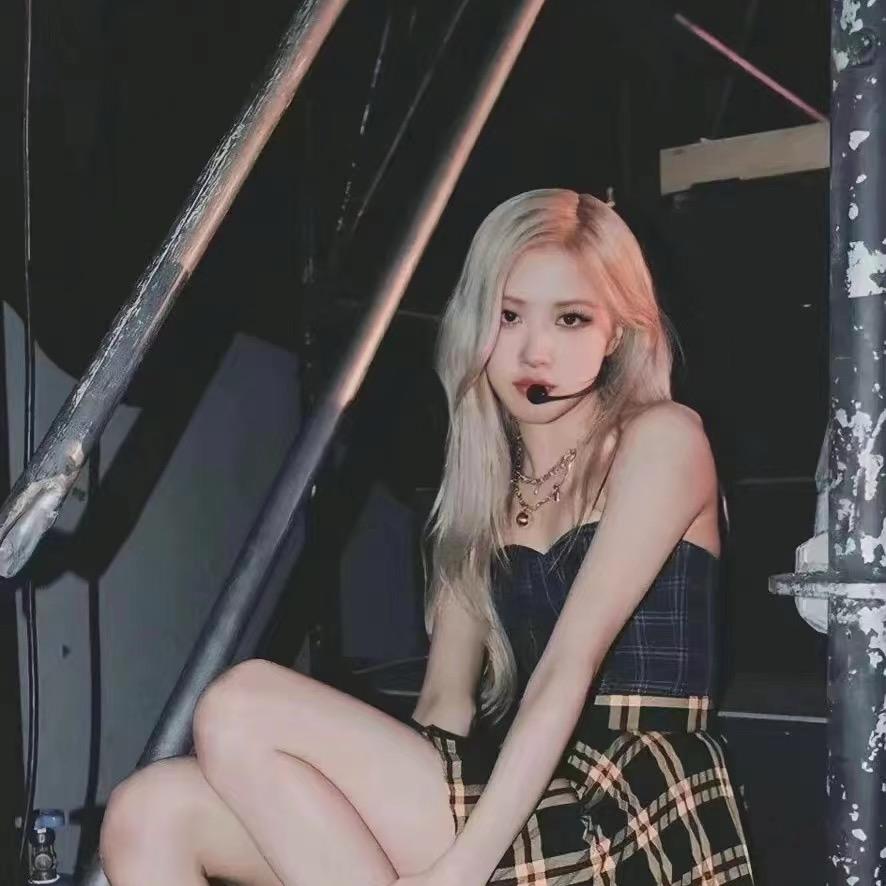 品牌运动鞋服