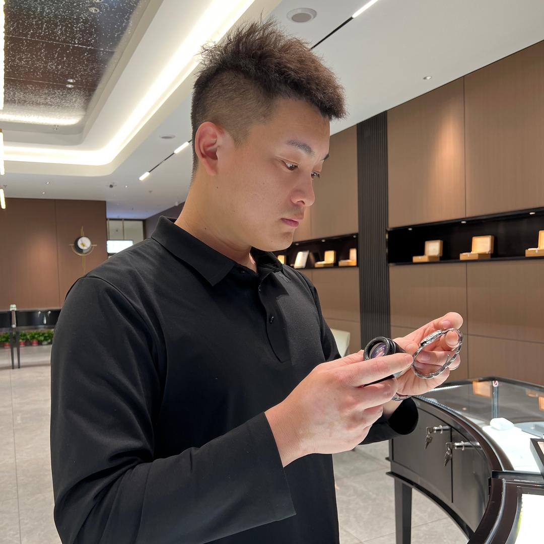 长春宝奢汇小龙腕表