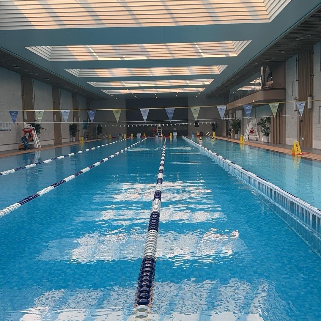 中康游泳教练小蔡