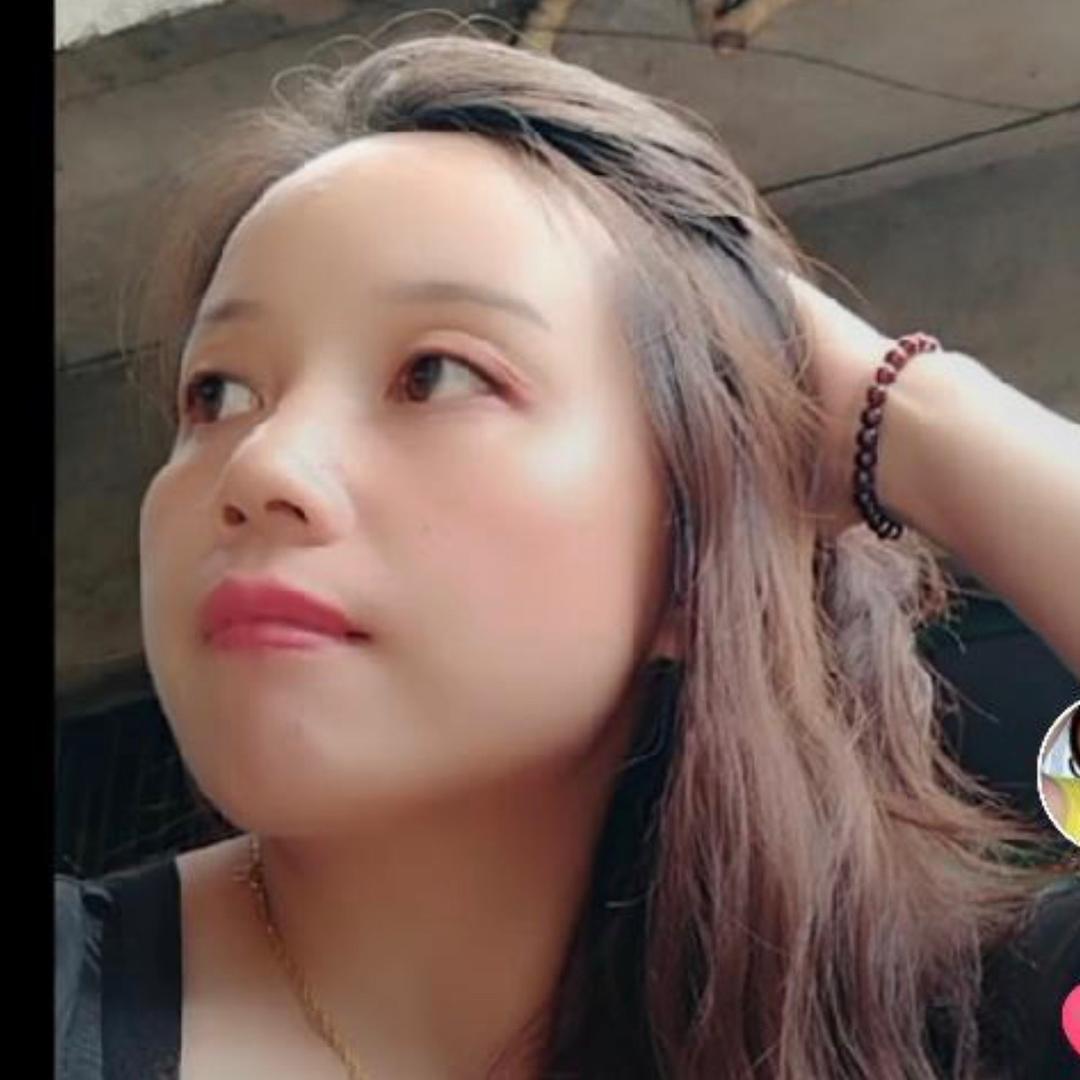 美儿笑笑