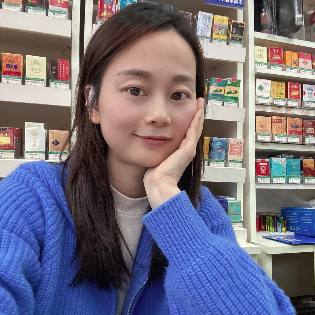 安新在家练瑜伽
