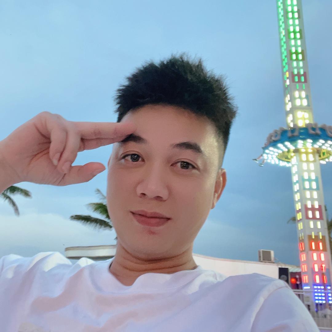 群兄撩车