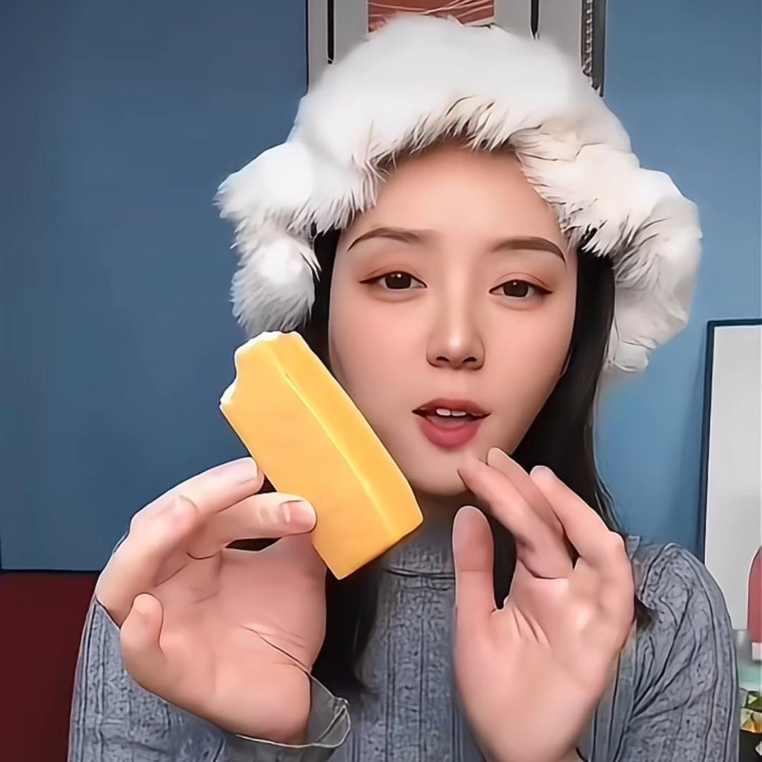 挑嘴邓邓