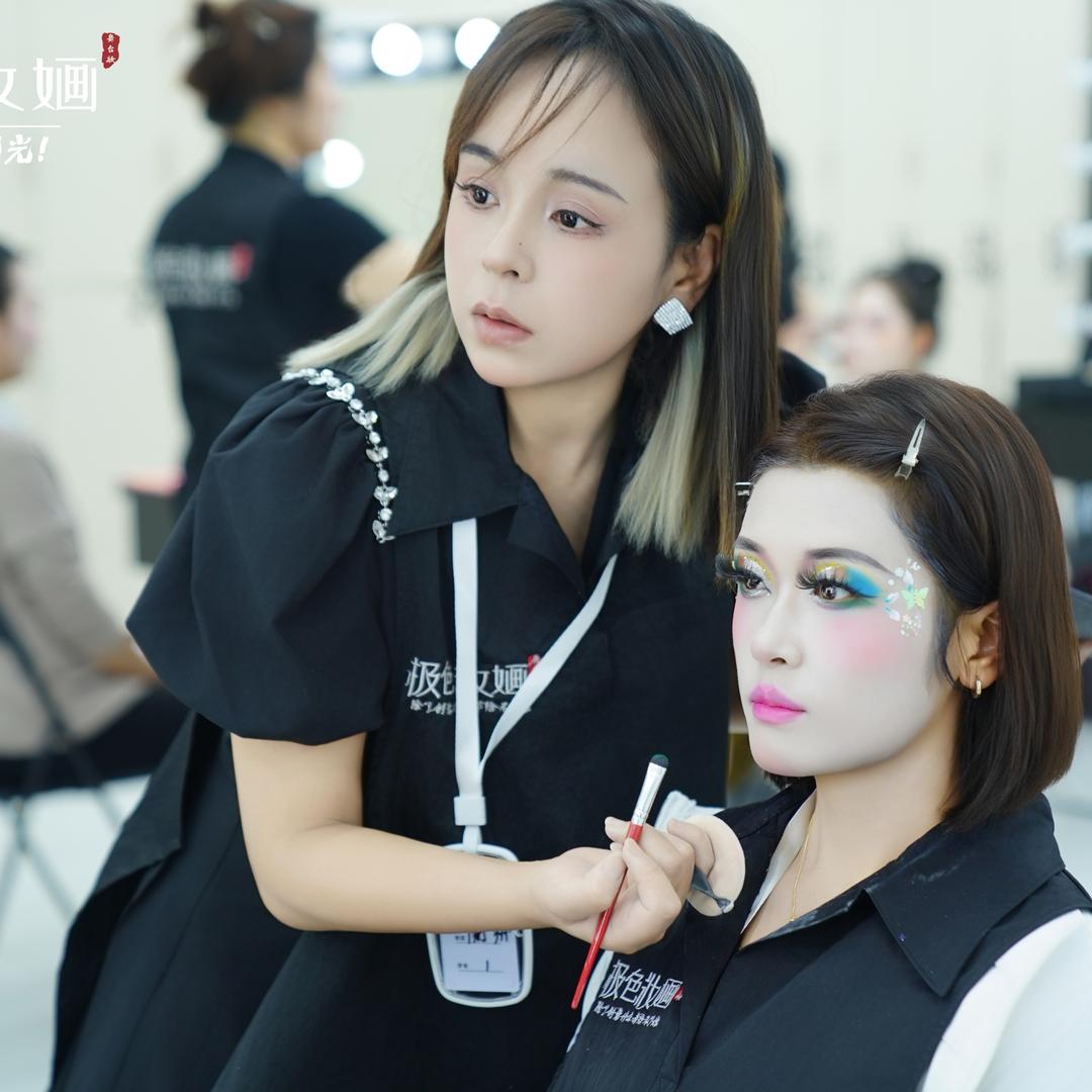 桃喜美学一衢州化妆师一毛毛