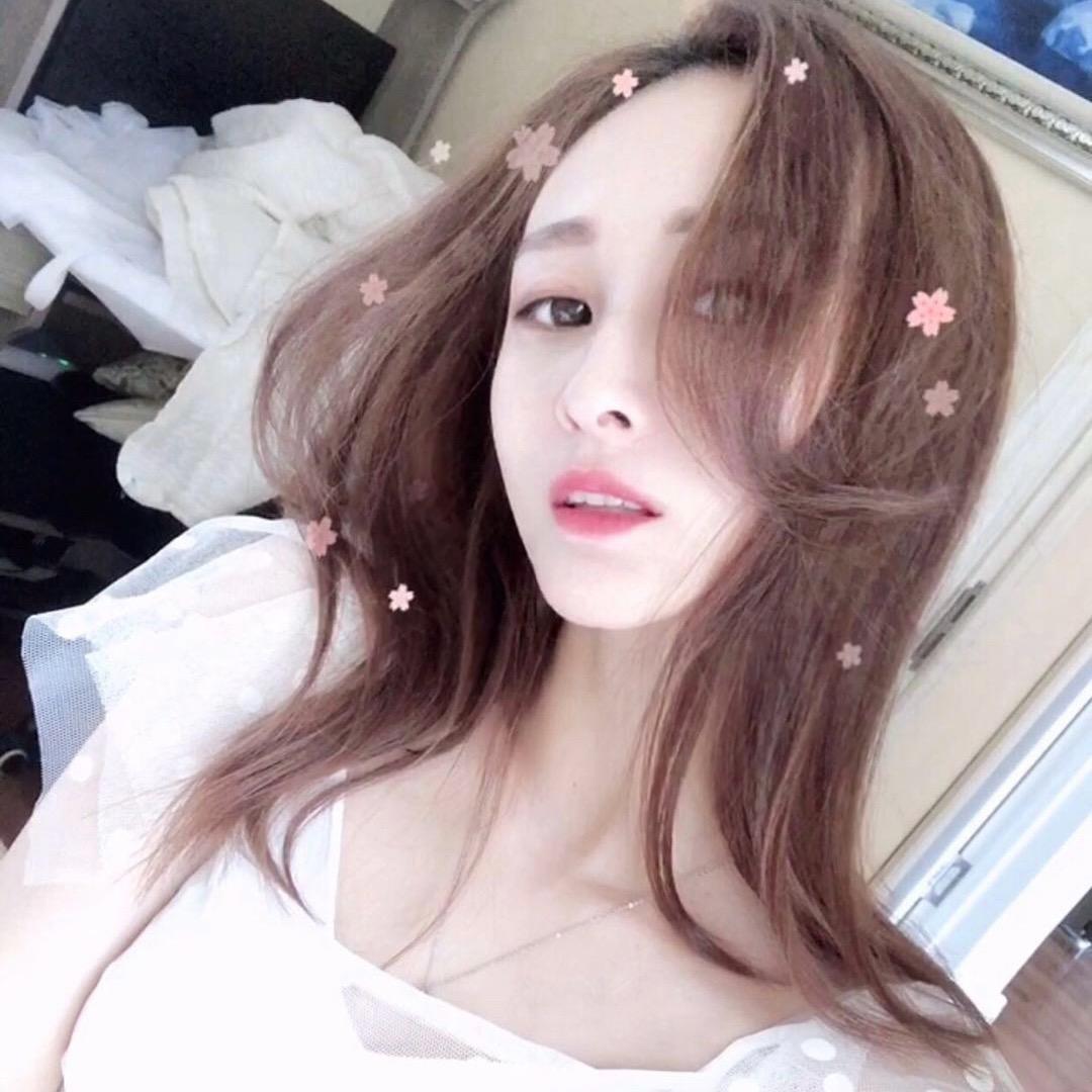 吖吖😘