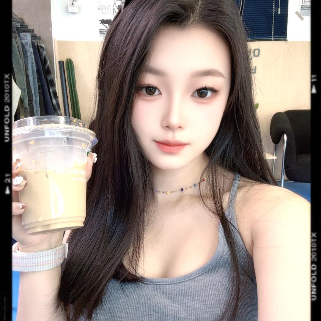 爱搓指甲的小玉