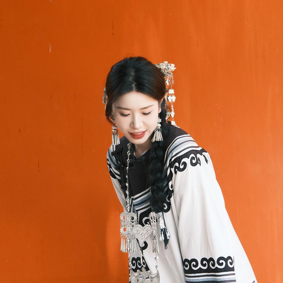 邹小小
