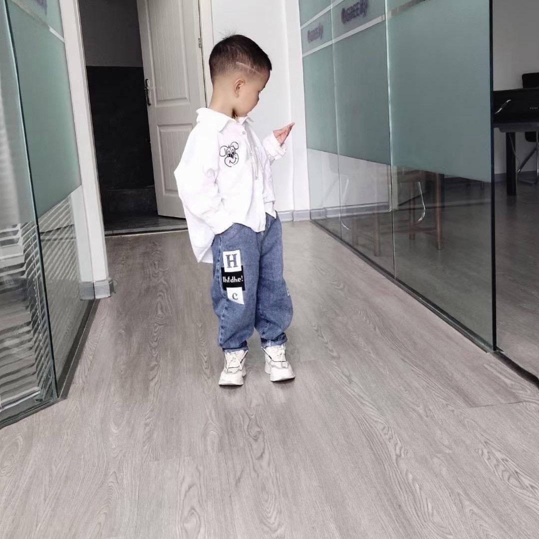 刘三歲sUi