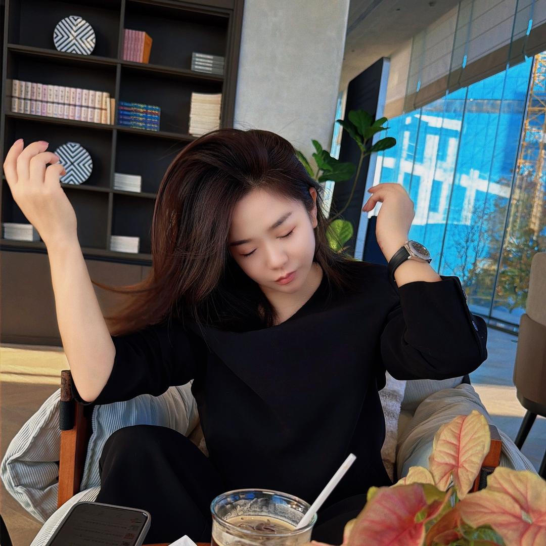 开大Ｇ的小姐姐