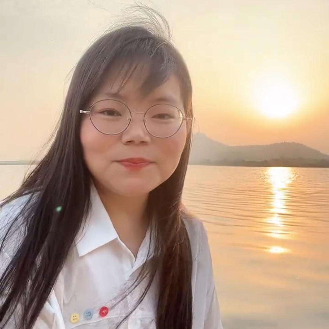 我家有个稻草堆