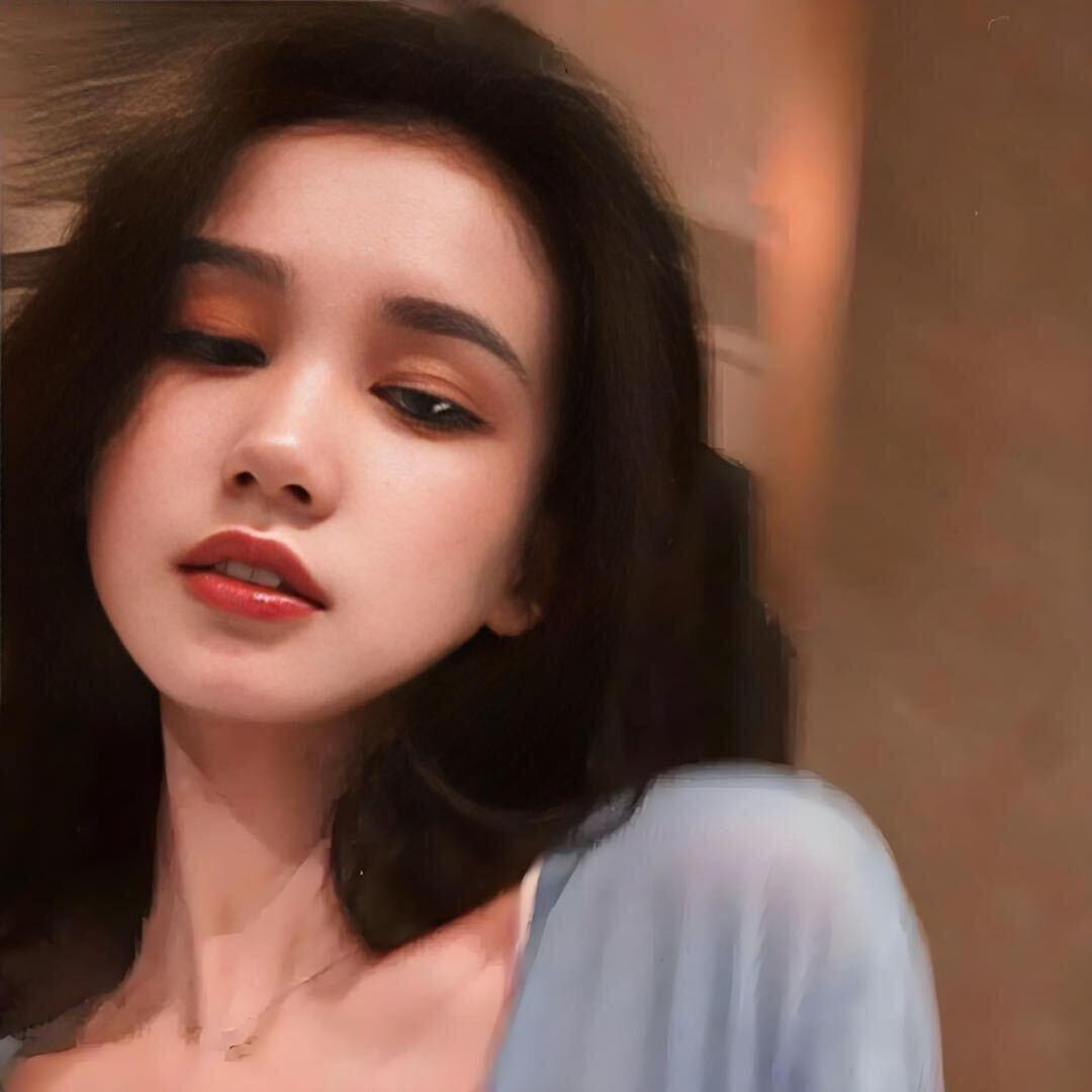 温婉.